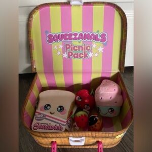 Squeezamals scented picnic basket